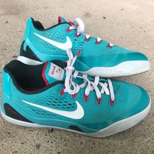 Nike Koboe Black Mamba Dusty cactus size 5